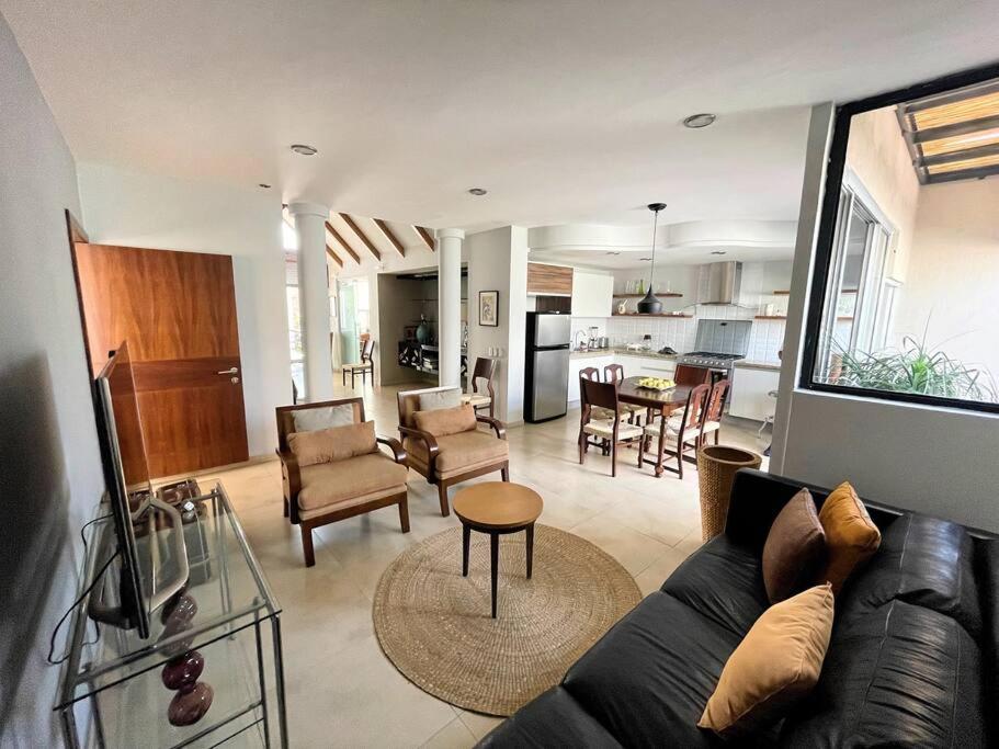 MODERNO Y ARTISTICO EN GUADALAJARA - Housity