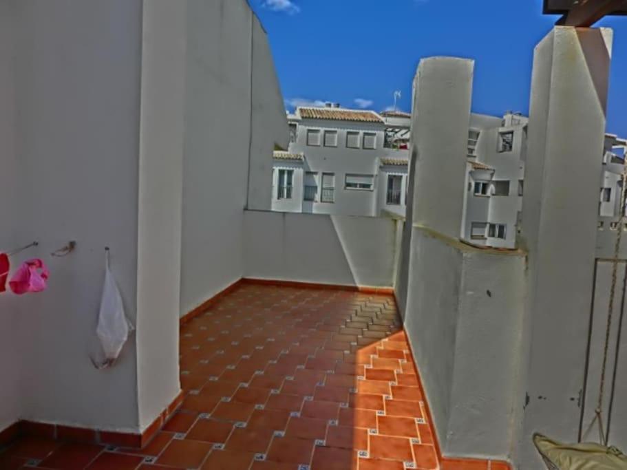 Fotografia z galérie ubytovania Apartamento Ático Buganvillas v destinácii San Luis de Sabinillas