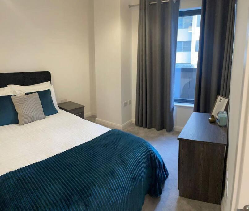 Morden One Bedroom Flat in Wembley Stadium Central London 12 mins