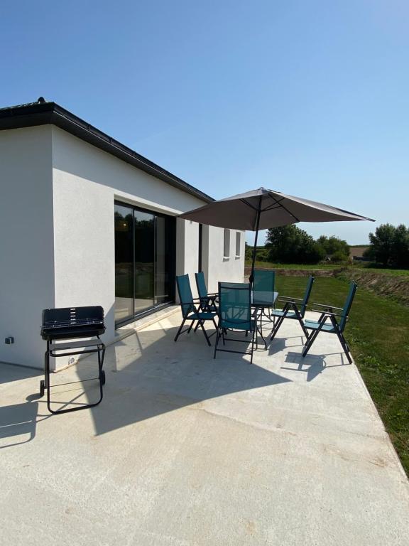 Maison de plain pied, entre terre et mer - Housity