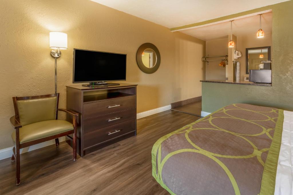 Super 8 by Wyndham NAU/Downtown Conference Center - Room King - Non-fumeur