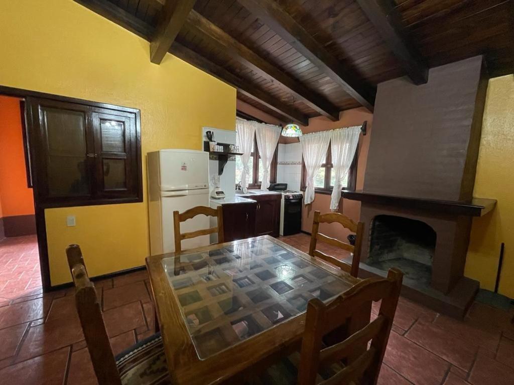 Kuchyň nebo kuchyňský kout v ubytování Villas Lupita