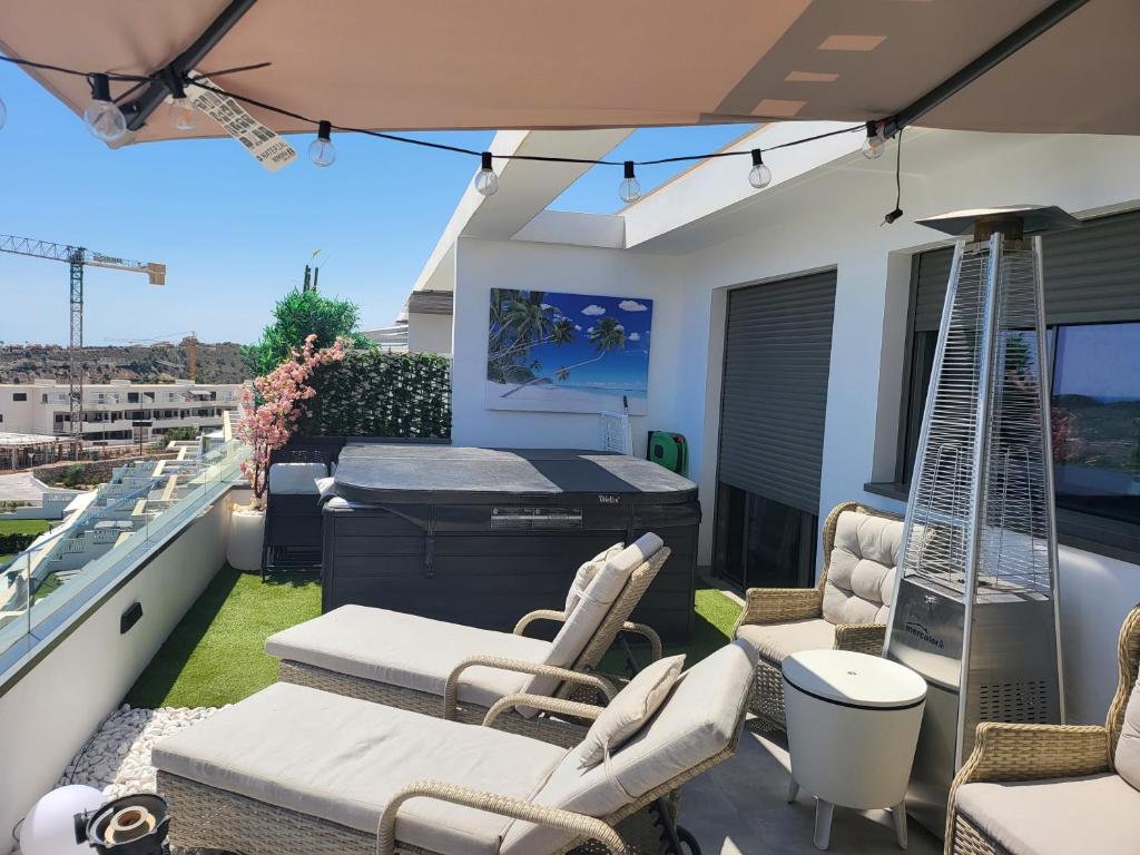 Family Penthouse - Jacuzzi, Seaview Benidorm, Albir, Altea ...