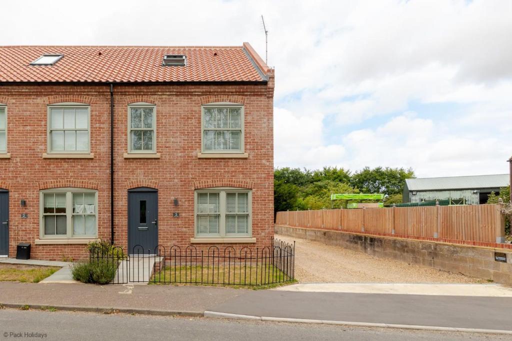 3 Staithe Cottages, Stalham, UK