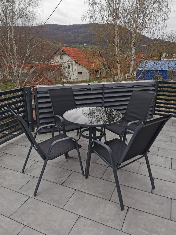 Nespecifikovaný výhled na hory nebo výhled na hory při pohledu z apartmánu
