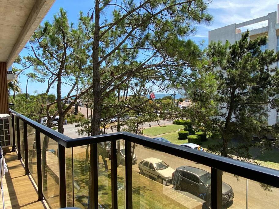 Edificio nuevo frente al mar