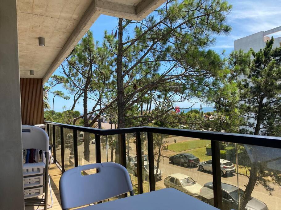 Edificio nuevo frente al mar