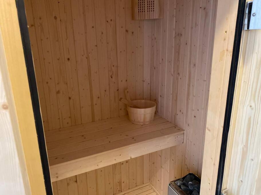 Edificio nuevo frente al mar