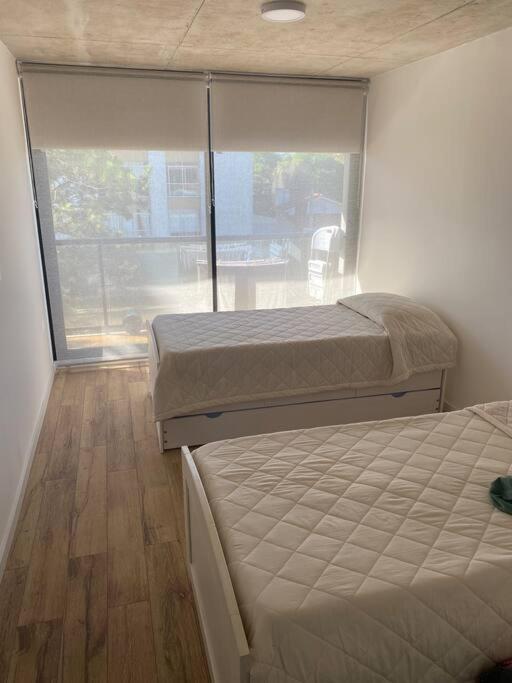 Edificio nuevo frente al mar