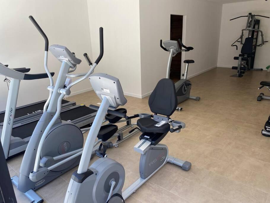 Edificio nuevo frente al mar