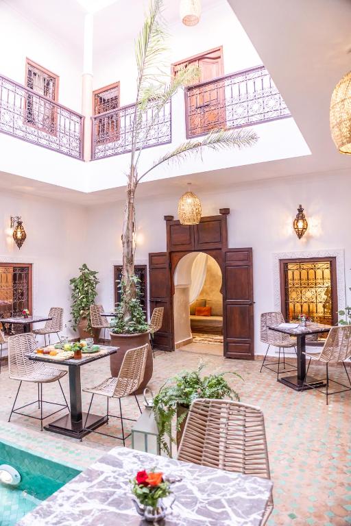 Bazén v ubytování Riad Dar Elma And Spa nebo v jeho okolí