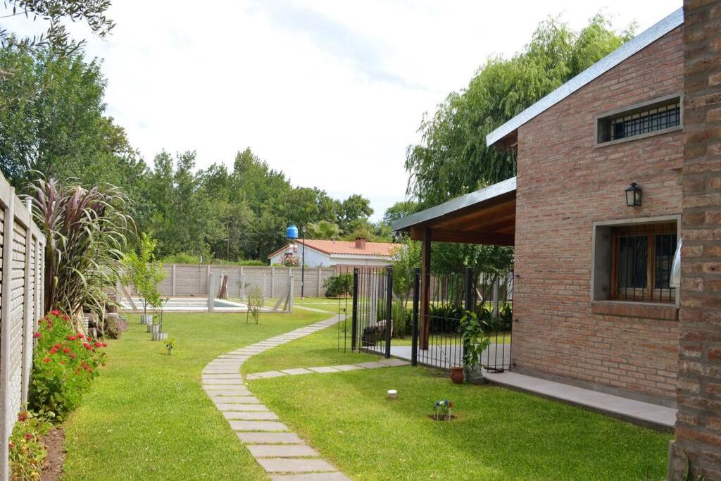 Casa Departamento Funes Buena Vista Cochera Pileta