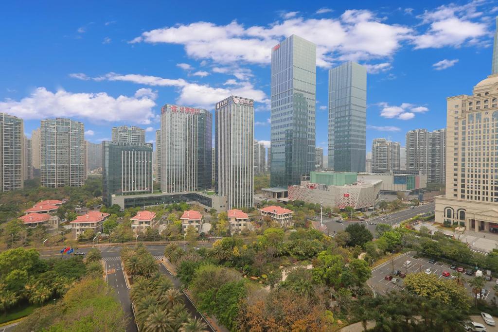 Xiamen International Conference Center Hotel Prime Seaview Hotel - Deluxe CBD View Queen Room