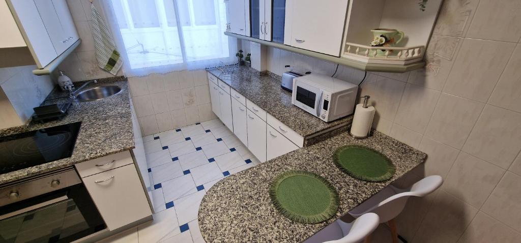 Kuchyň nebo kuchyňský kout v ubytování El Capricho de Ezcurdia - 6 pax - VUT-3878-AS