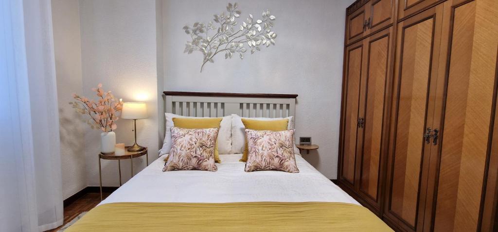 Postel nebo postele na pokoji v ubytování El Capricho de Ezcurdia - 6 pax - VUT-3878-AS