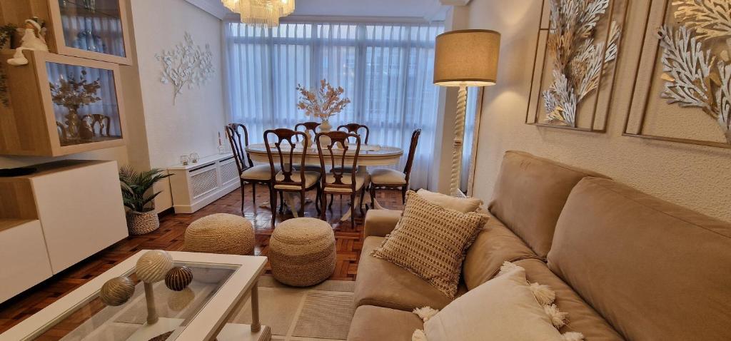 Posezení v ubytování El Capricho de Ezcurdia - 6 pax - VUT-3878-AS