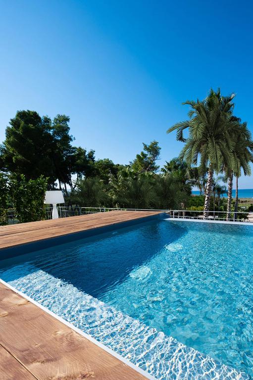 The swimming pool at or close to Hotel Sogaris