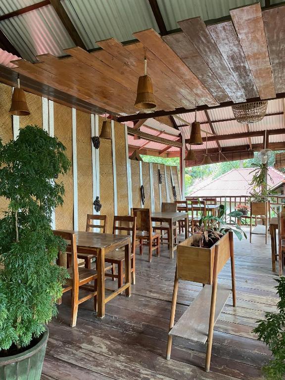 Restaurace v ubytování Kep Lodge