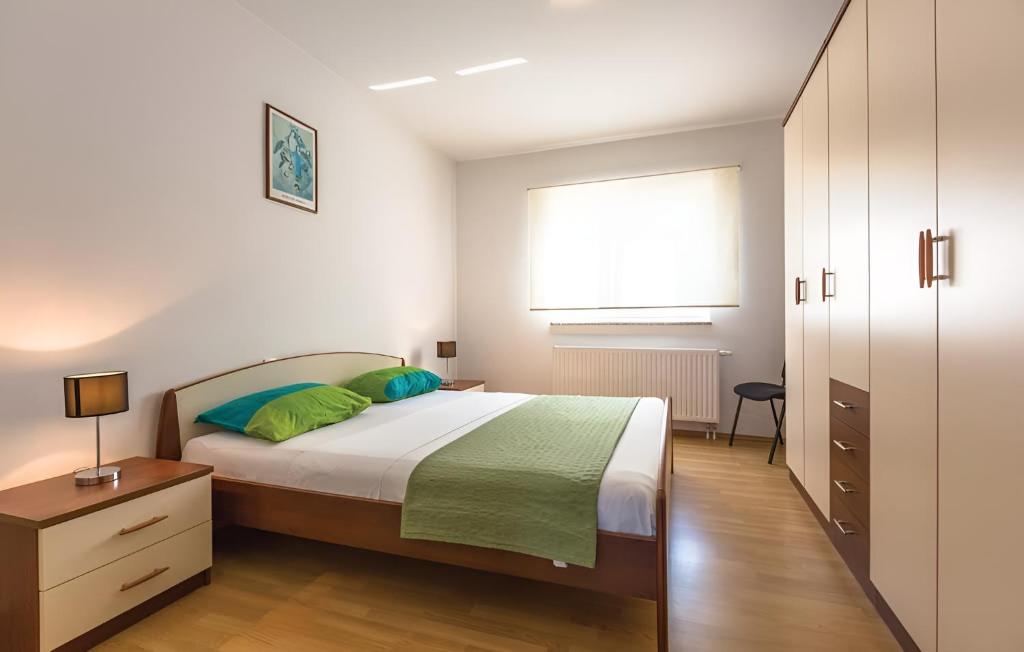 Posteľ alebo postele v izbe v ubytovaní Villa Ivy with perfect privacy, pool, sauna and jacuzzi