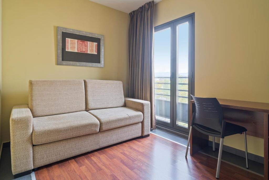 F&G Logroño - Habitación Familiar (2 Adultos + 2 Niños)