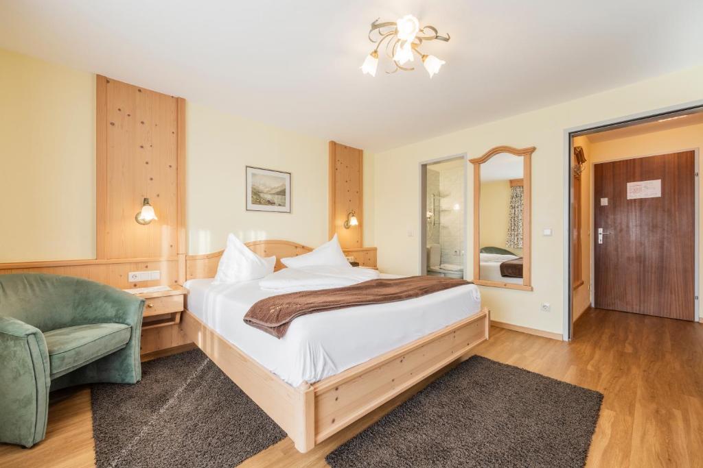 Katil atau katil-katil dalam bilik di Hotel Schönegg