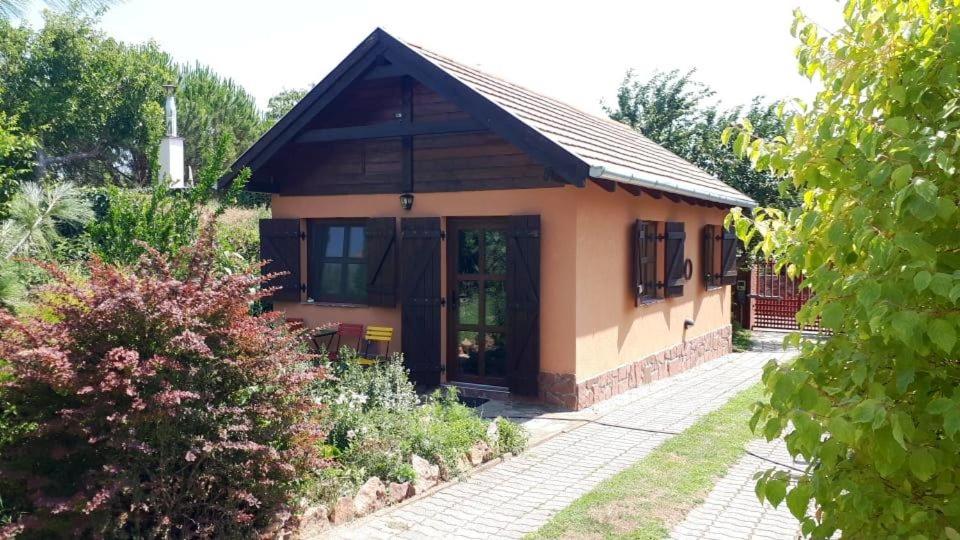 Vonkajšia záhrada v ubytovaní Fülöp Kisház