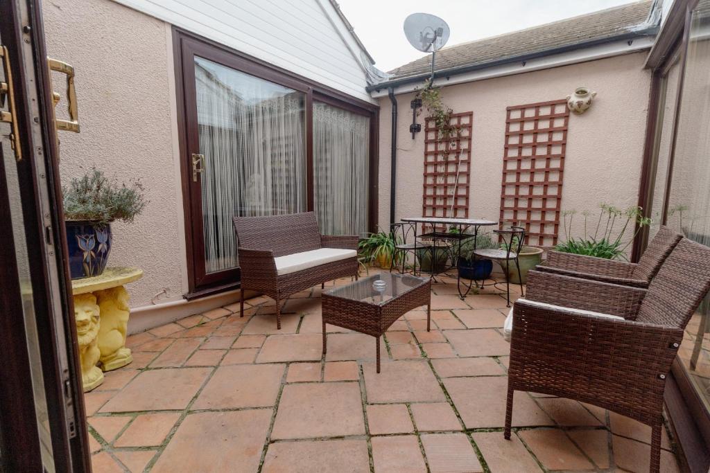 Gallery image of Palm Bay's Luxury Bungalow - Self Check In & Parking in Margate