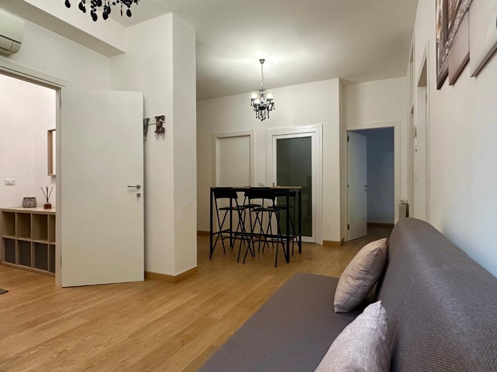 A seating area at Eclectic Space Padova two apartments