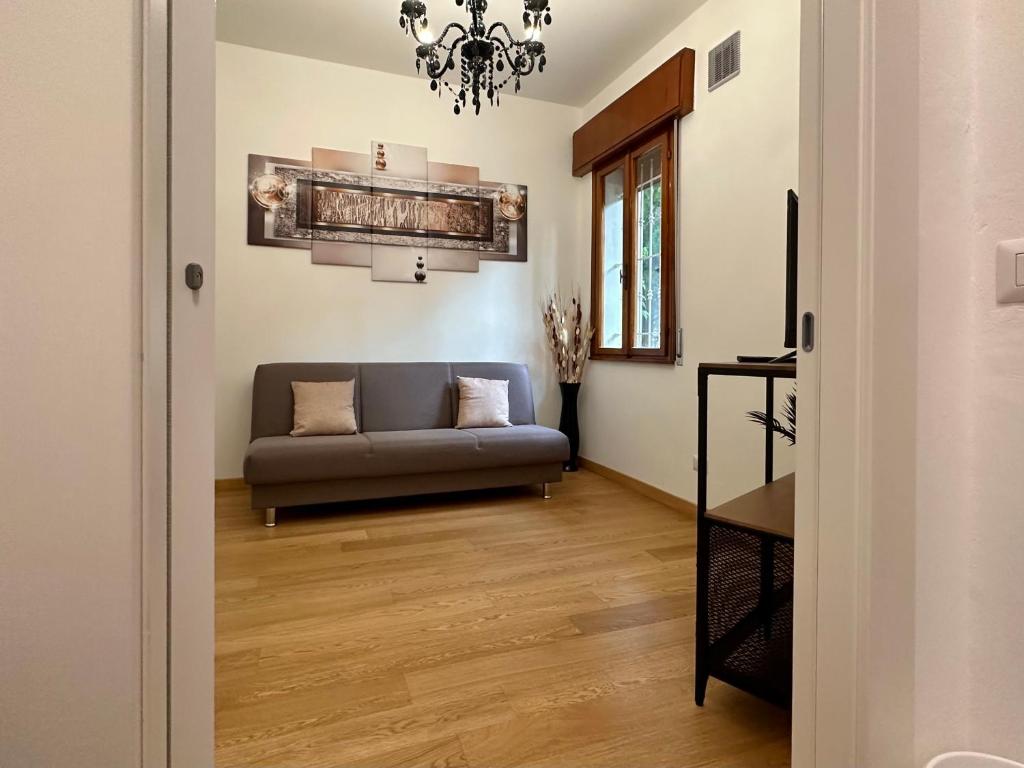 A seating area at Eclectic Space Padova two apartments