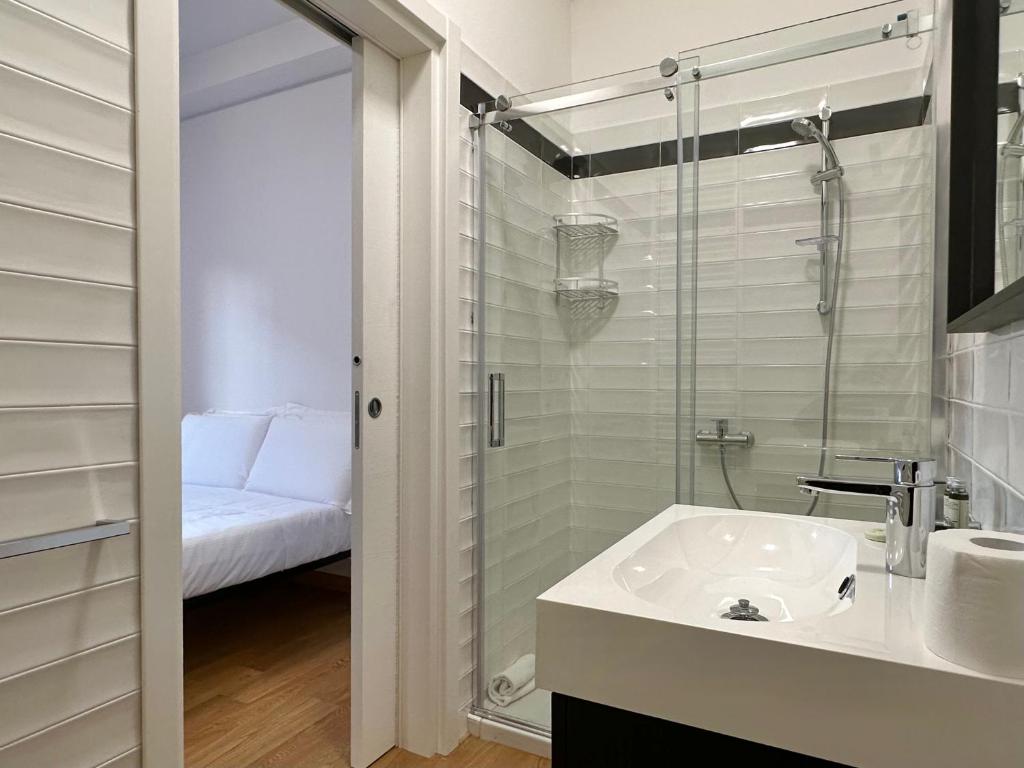 A bathroom at Eclectic Space Padova two apartments