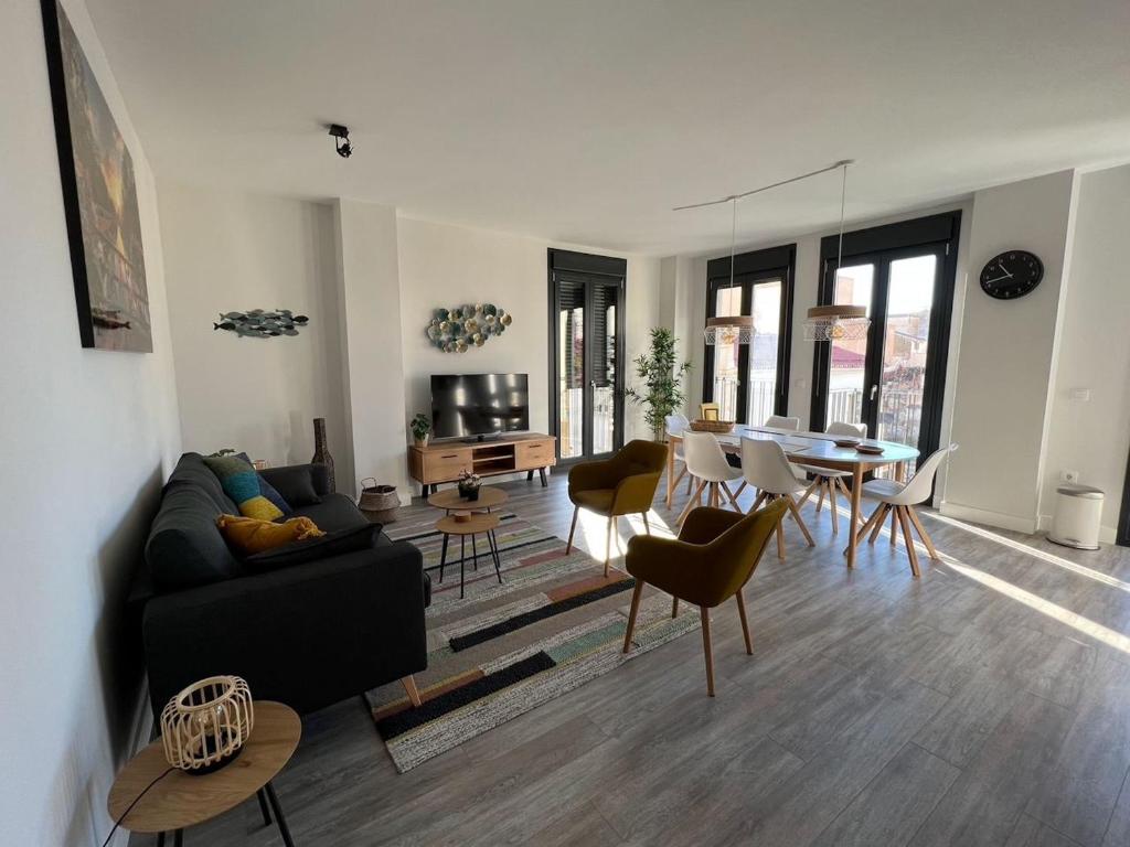 Posedenie v ubytovaní Holidays2Malaga Alta Downtown Pool Paddle and Parking New building