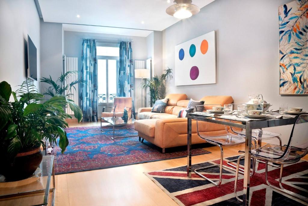 Gran Via With Alcala, Luxury Apartment, Madrid (updated prices 2024)