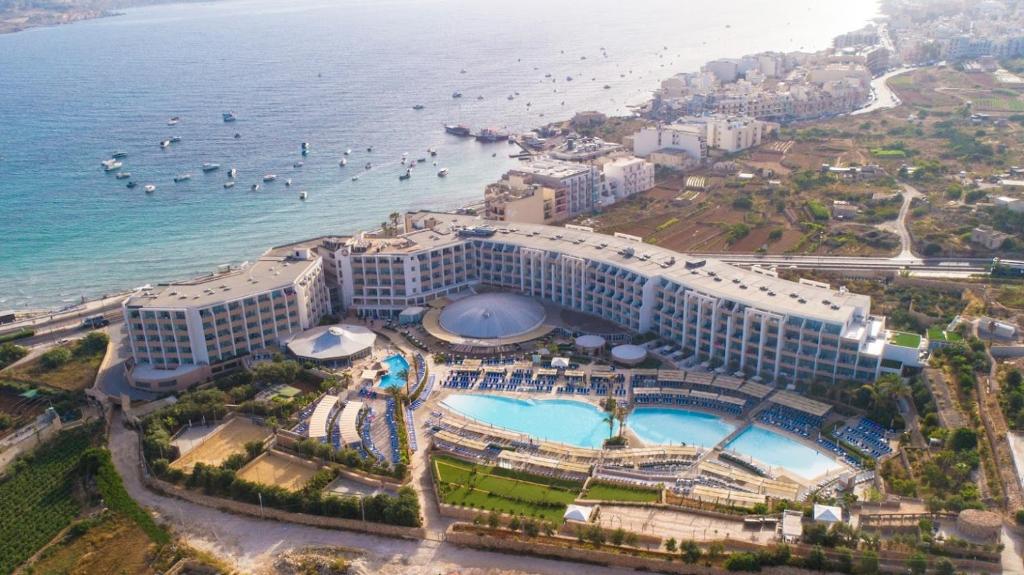 Bazén v ubytování db Seabank Resort + Spa All Inclusive nebo v jeho okolí