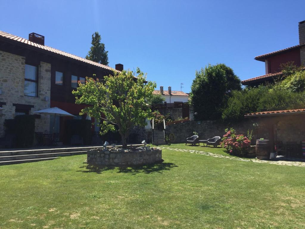 Zahrada ubytování Apartamentos El Hospital de Villahormes