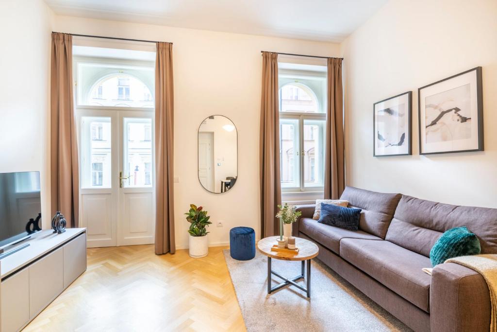 Petrin Tower Residence - Resim 6