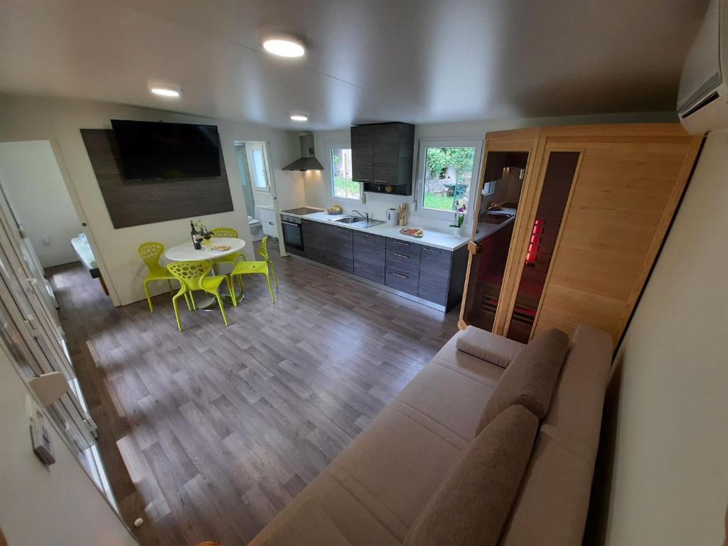 Chalet and Apartment Žonir with SAUNA - Casa De Vacaciones