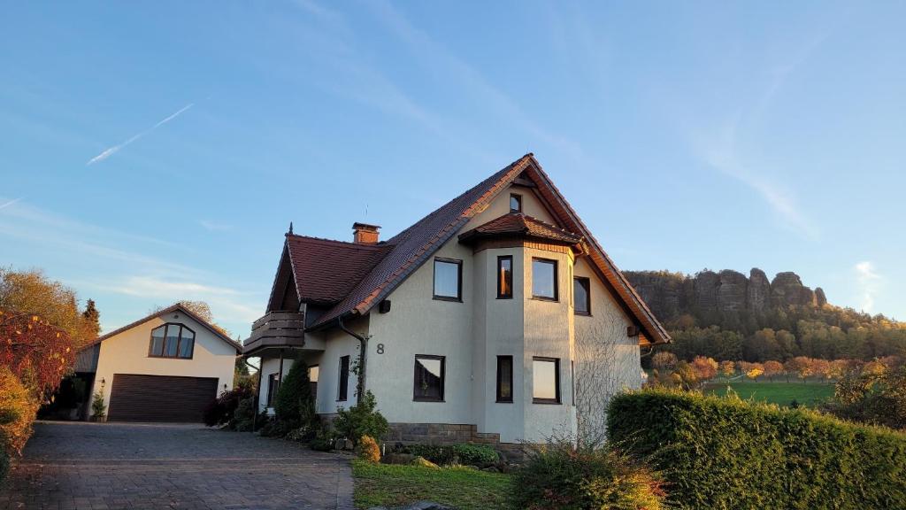 PfaffendorfにあるFewo Kretschmannの大白い家