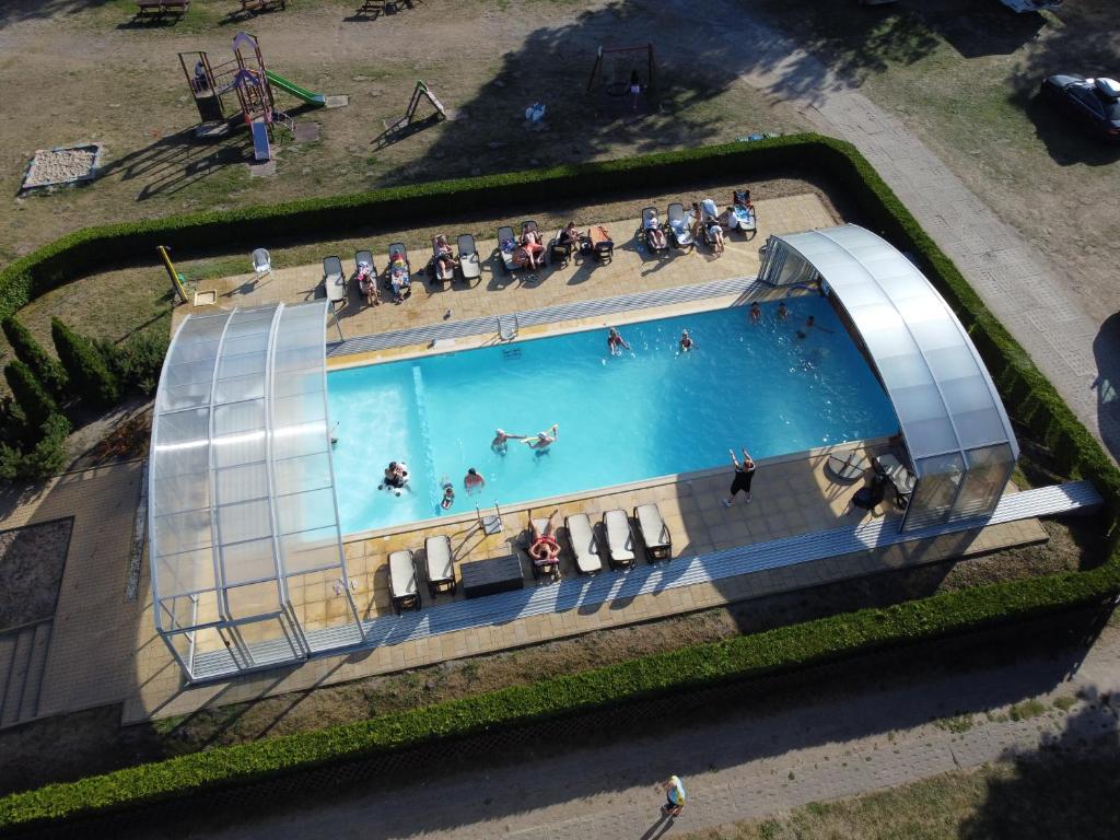 Πισίνα στο ή κοντά στο Kompleks wypoczynkowy, GLAMPING Róża Wiatrów
