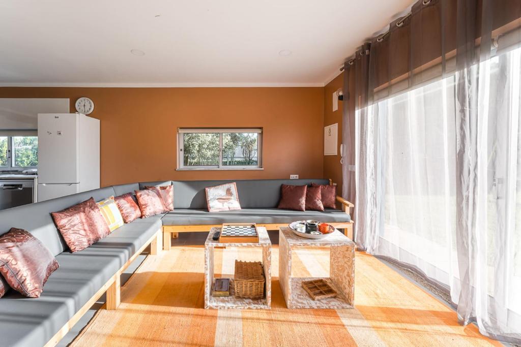 Beachfront Villa In Esposende - Maison De Vacances