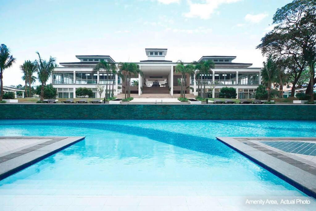 1231 Grass Residences Tower 5