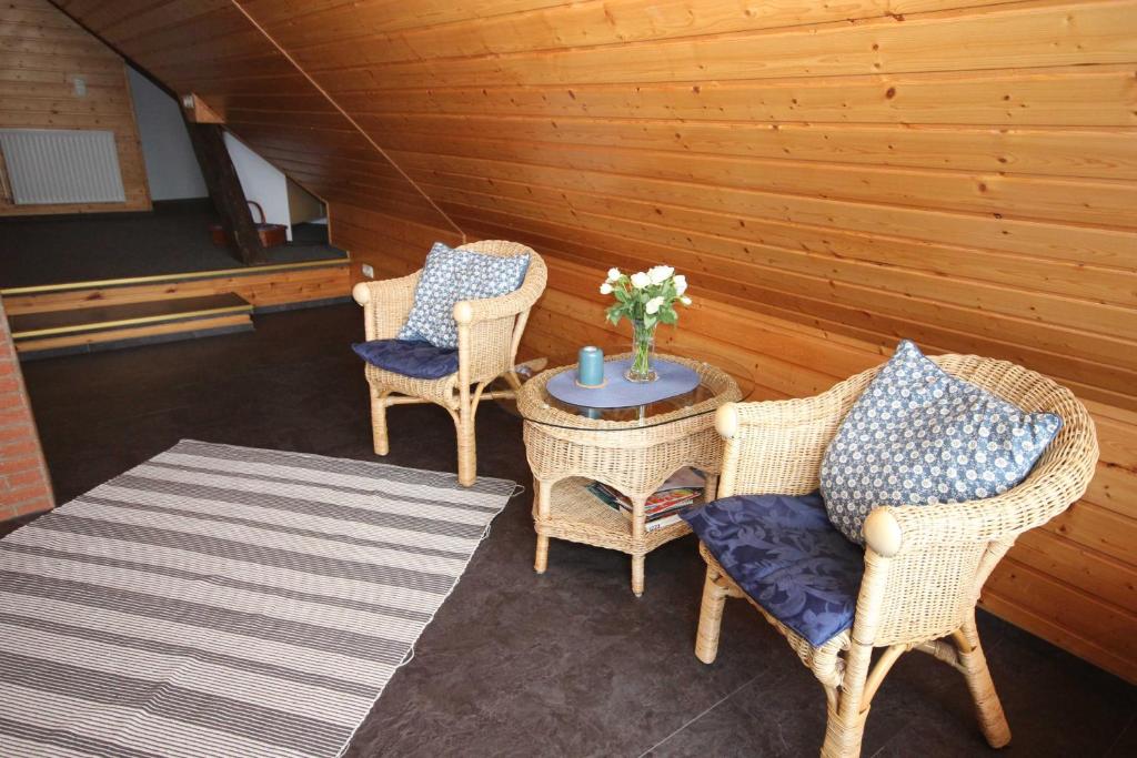 Ferienwohnung Hinz - Apartment Mit 2 Schlafzimmern Und Terrasse