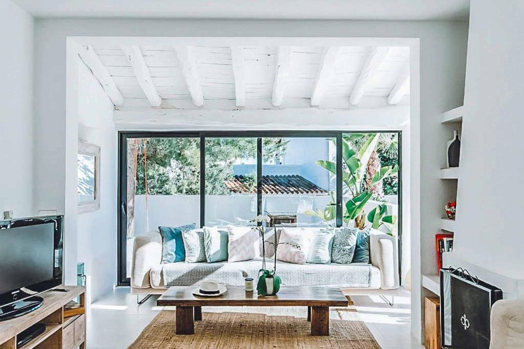 Villa Can Rosalie, Port Des Torrent, Spain - Booking.Com