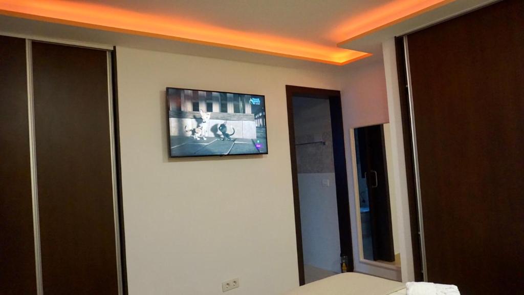 TV a/nebo společenská místnost v ubytování Sweet House 3