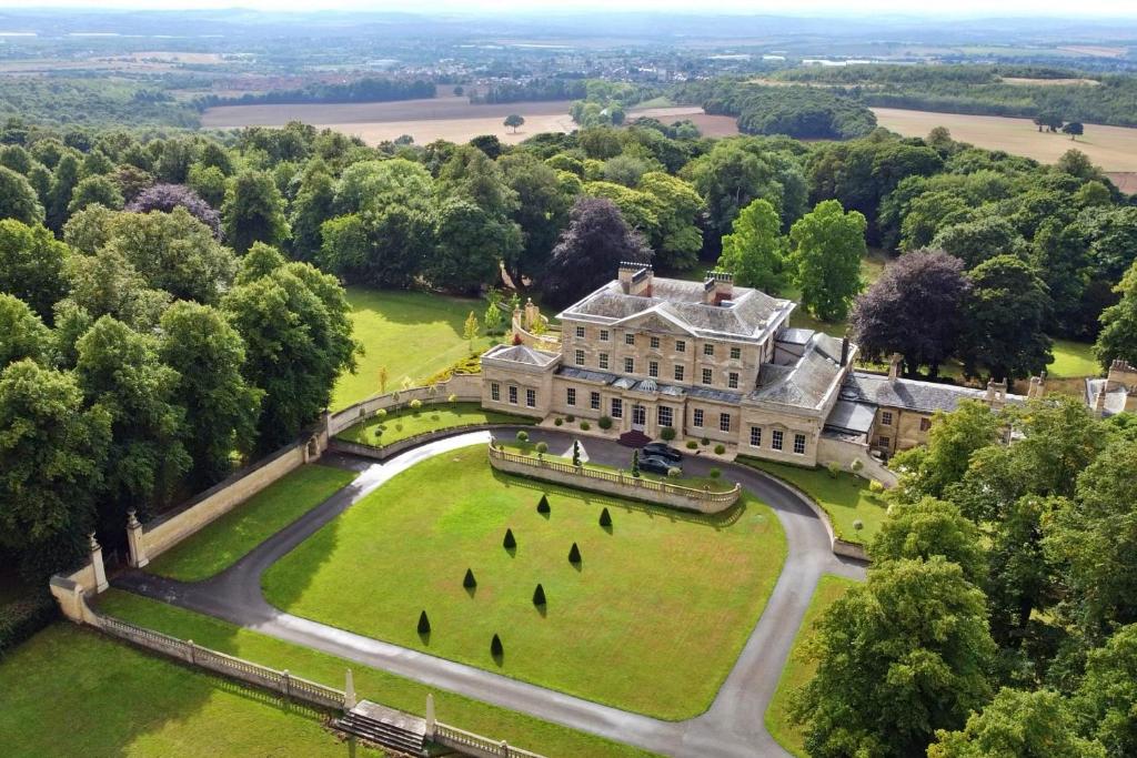 Finest Retreats Hickleton Hall Apartment, Doncaster, UK