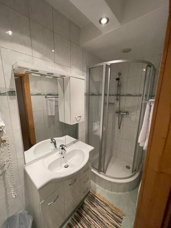 Koupelna v ubytování Waldrestaurant VIDA
