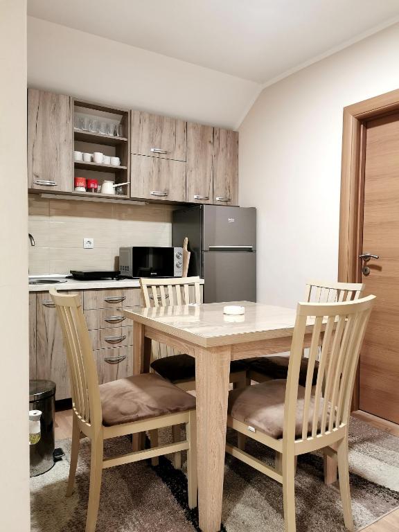 Kuchyň nebo kuchyňský kout v ubytování Apartman Pogled Arilje