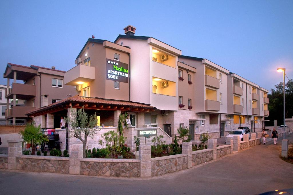 Budynek, w którym mieści się aparthotel