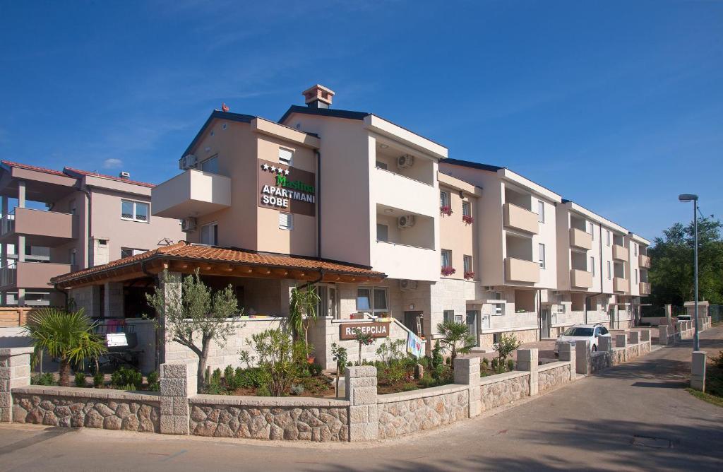 Budynek, w którym mieści się aparthotel