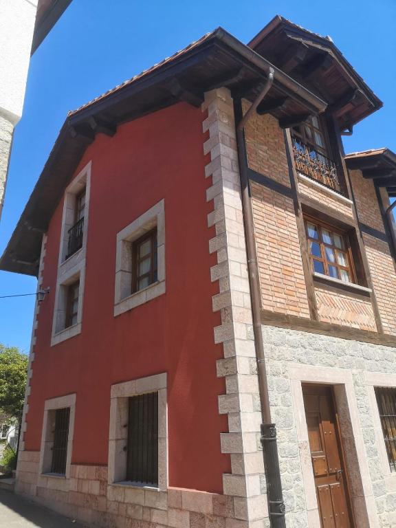 LA CASA ROJA, Pechón – Bijgewerkte prijzen 2023