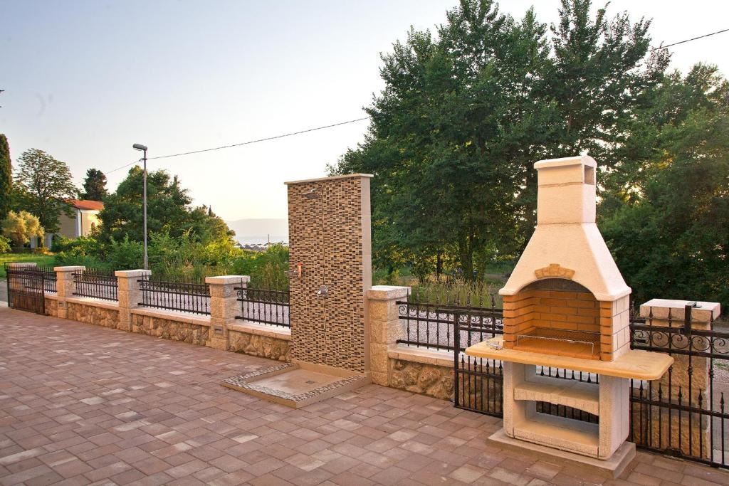 Zdjęcie z galerii obiektu Apartments Maslina III w mieście Nijvice